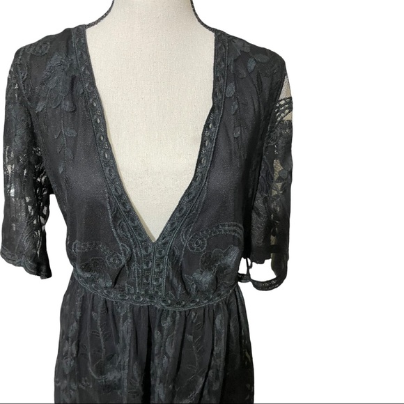 Haute monde lace dress plunge V-neck. Zipper back size Large. Black. - Picture 3 of 12